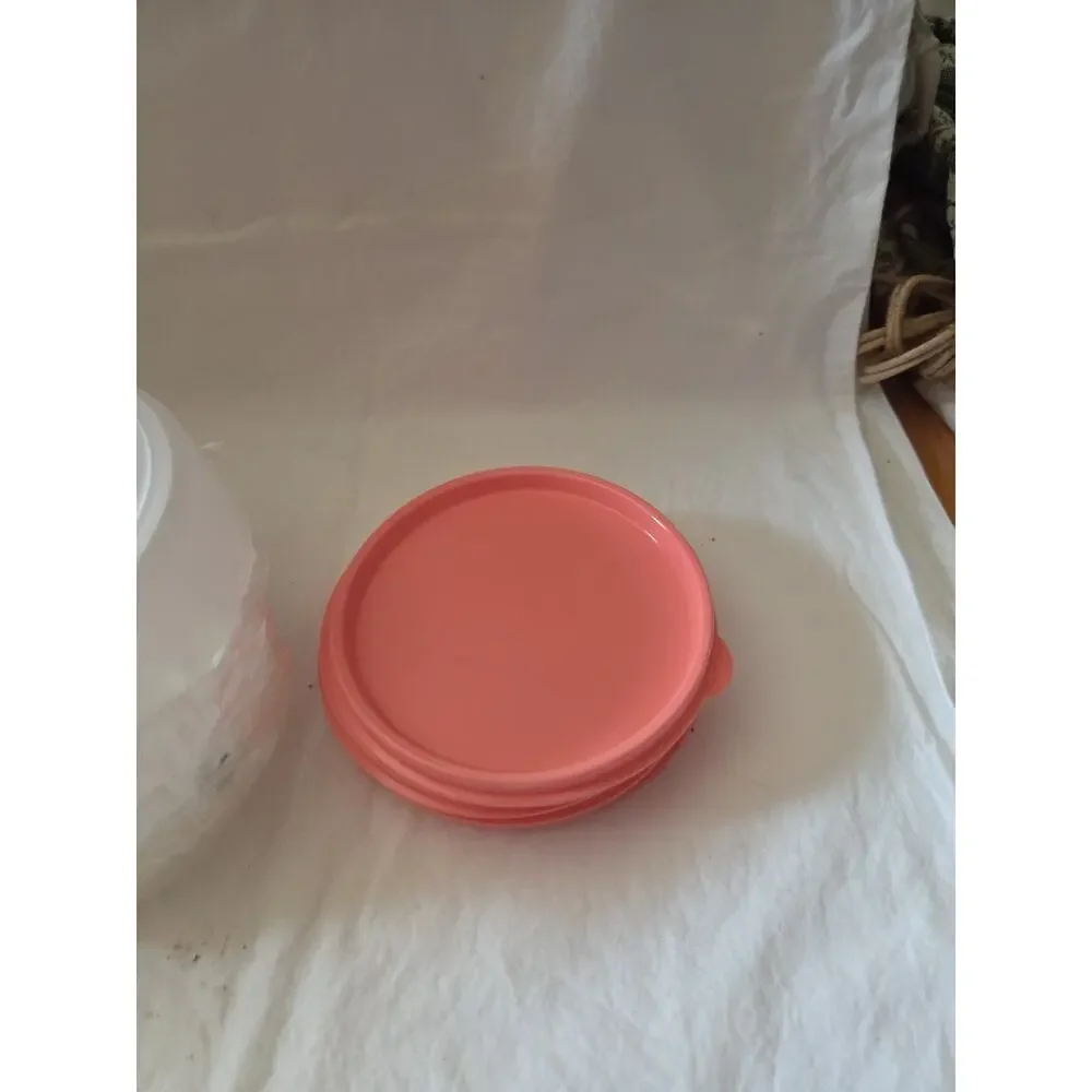 Tupperware Little Wonders 6 oz Storage Bowls & Seals Peach New set of 4